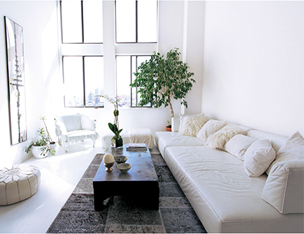Appartamento etnico e total white a New York