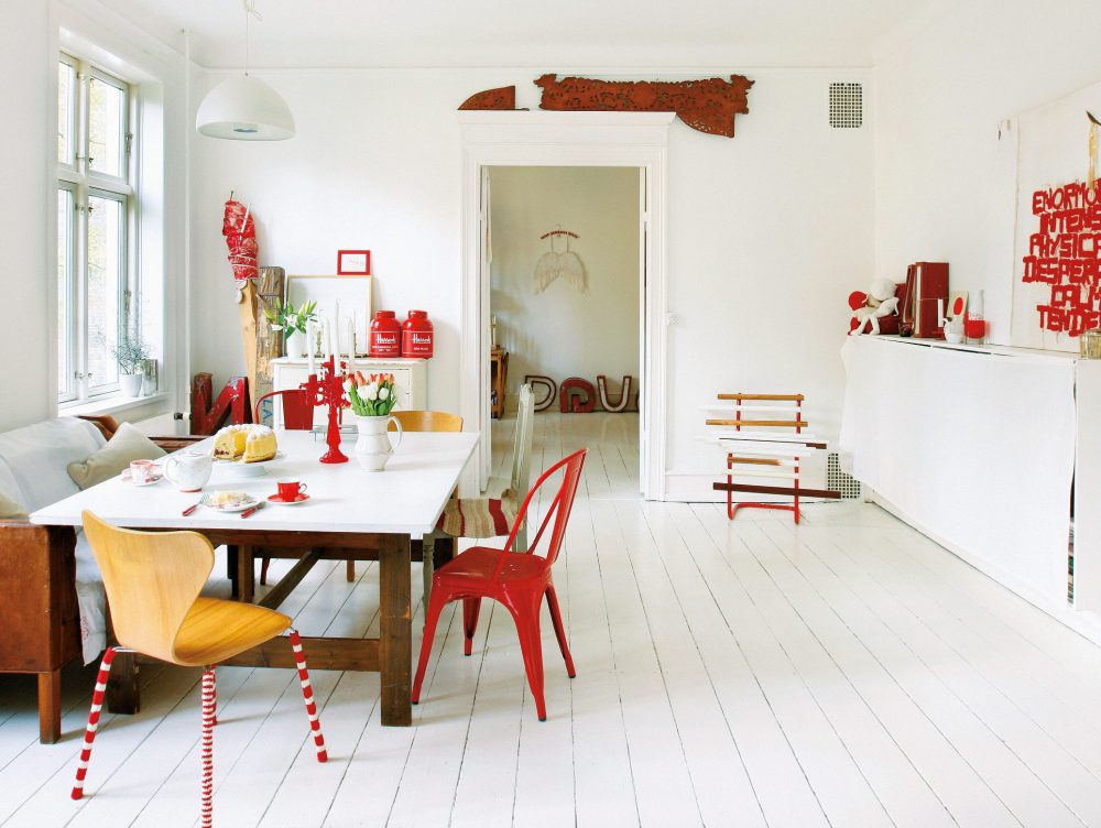 Stile nordico in bianco e rosso
