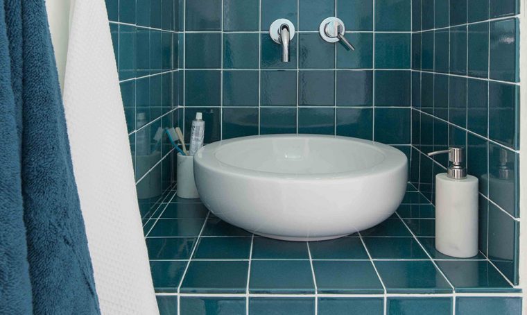 Un bagno in più (al posto del ripostiglio)