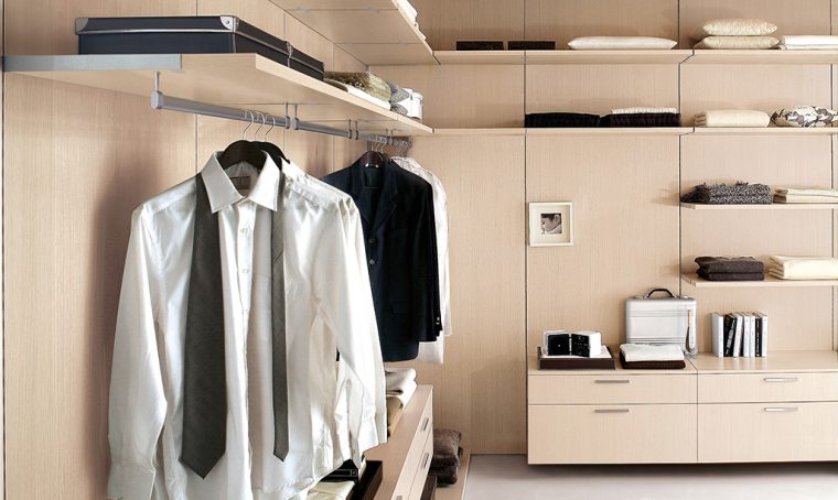 Come progettare una cabina armadio ad angolo