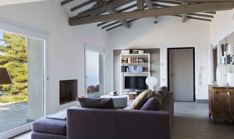 Prima&Dopo: una villa a picco sul mare