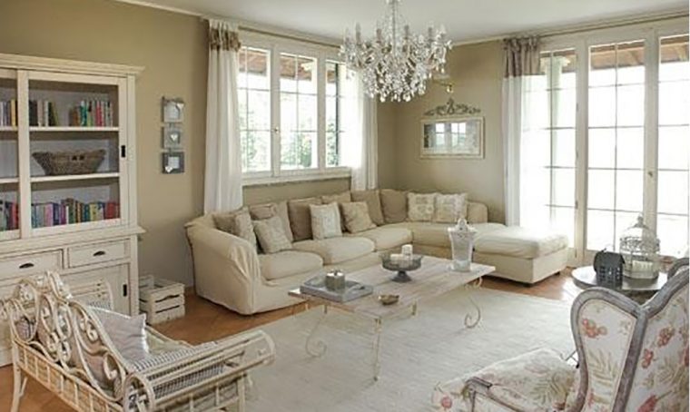 Una casa fai-da-te shabby e country