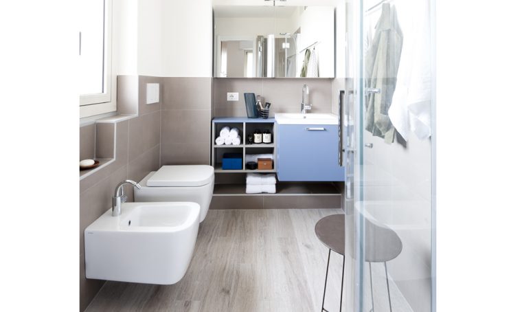 Prima&Dopo: come sfruttare lo spazio in bagno (con angolo lavanderia)