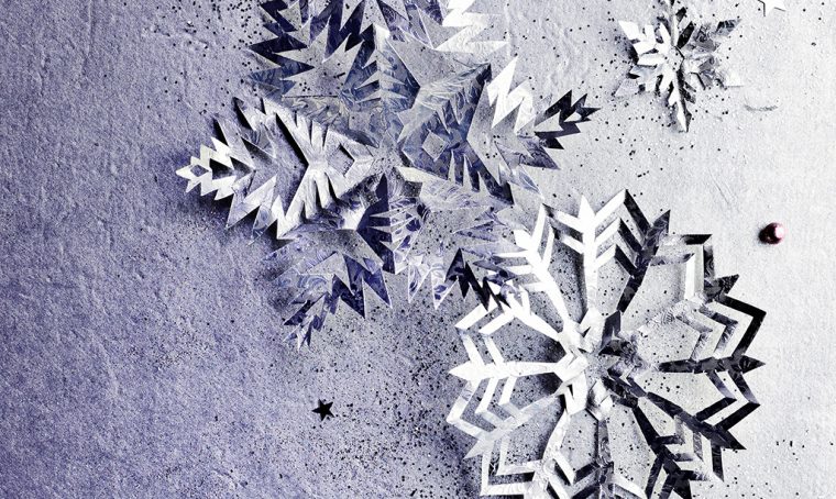 Decorazioni di Natale da stampare: fiocchi di neve in carta