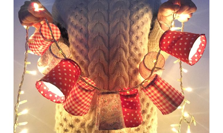Decorazioni di Natale: la ghirlanda di lanterne