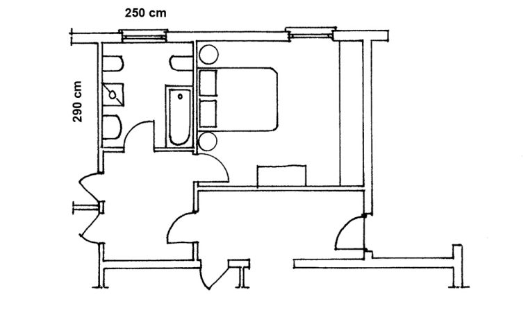 Creare il secondo bagno (e il guardaroba) sfruttando ingresso e disimpegno