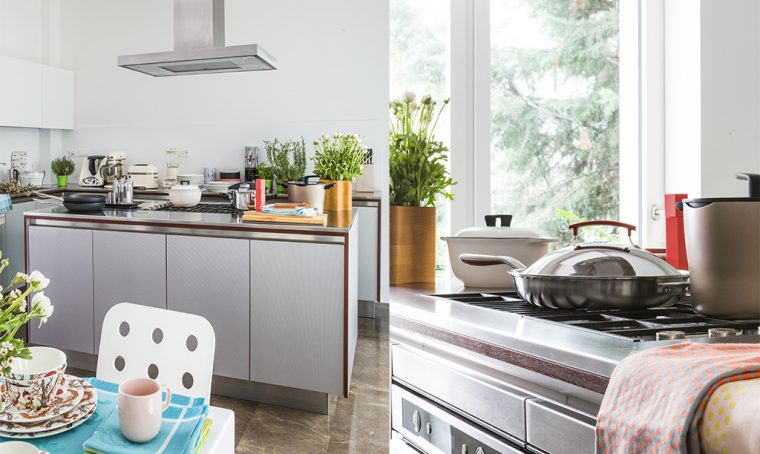 Mettere su casa: gli utensili indispensabili in cucina