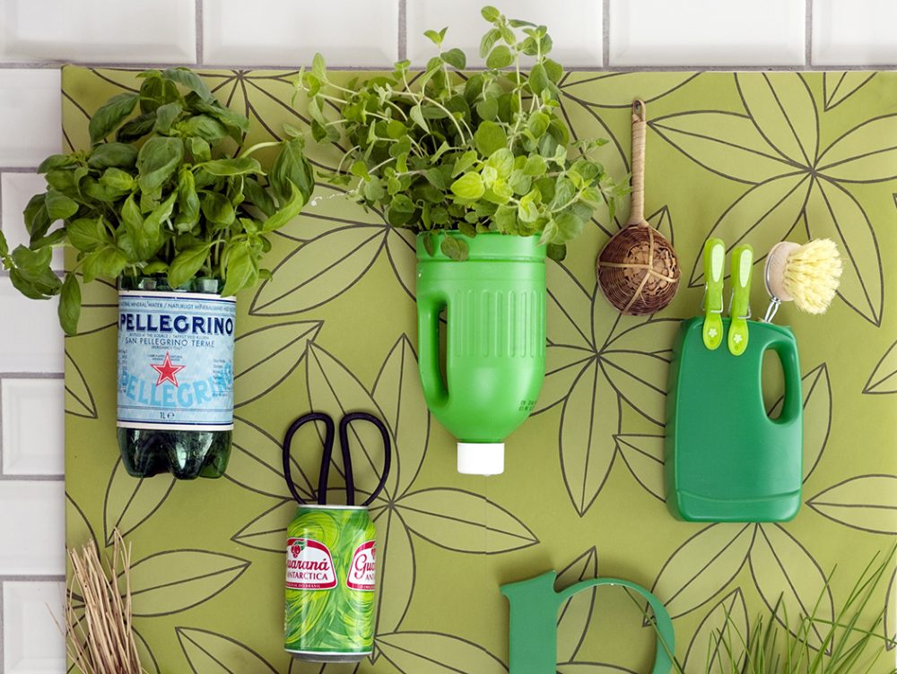 Riciclo creativo: l'angolo verde per piante aromatiche