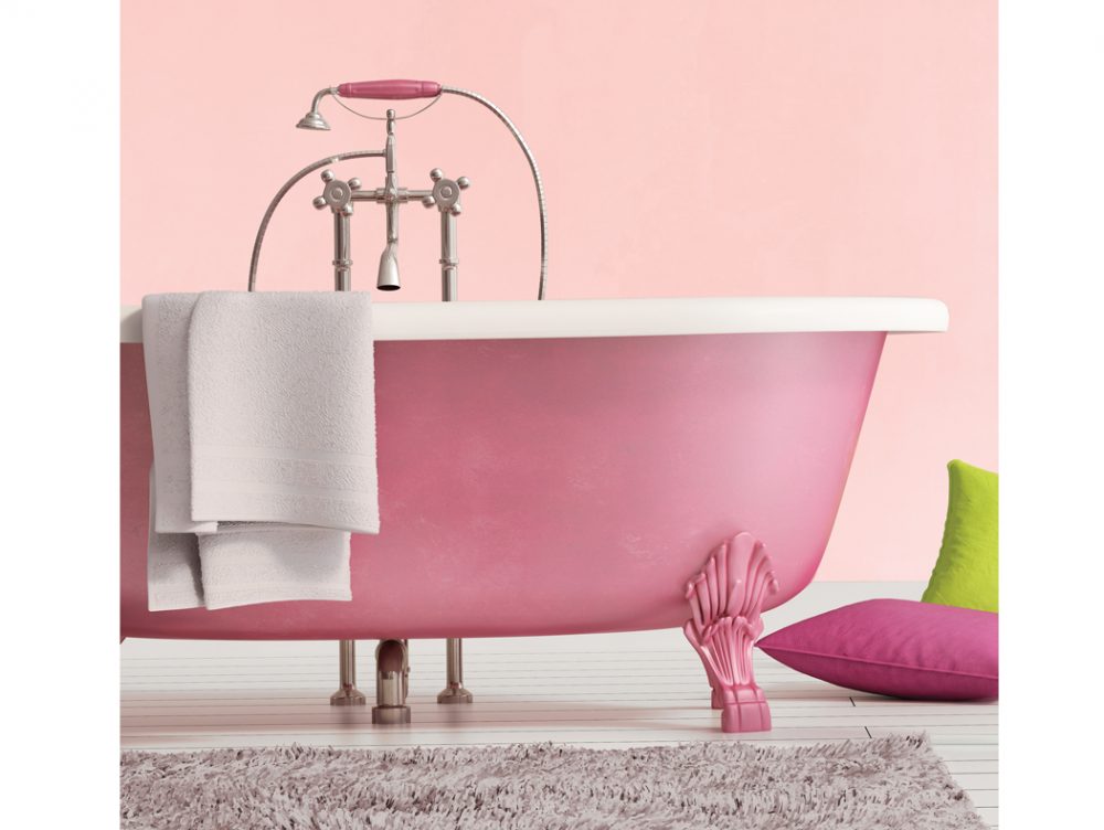 Vernicia la vasca da bagno rosa