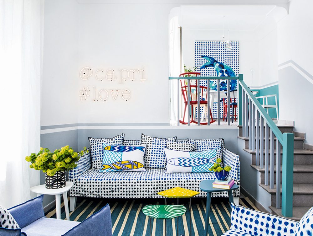 La casa di vacanza si rinnova nei colori del mare