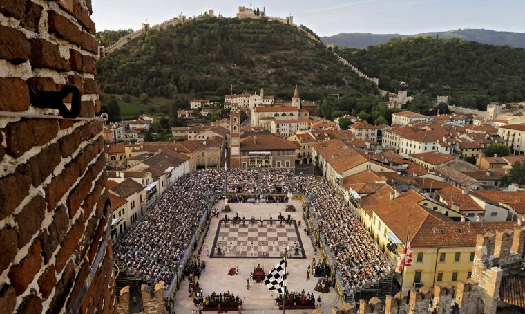 Eventi di settembre: la partita con gli scacchi viventi a Marostica