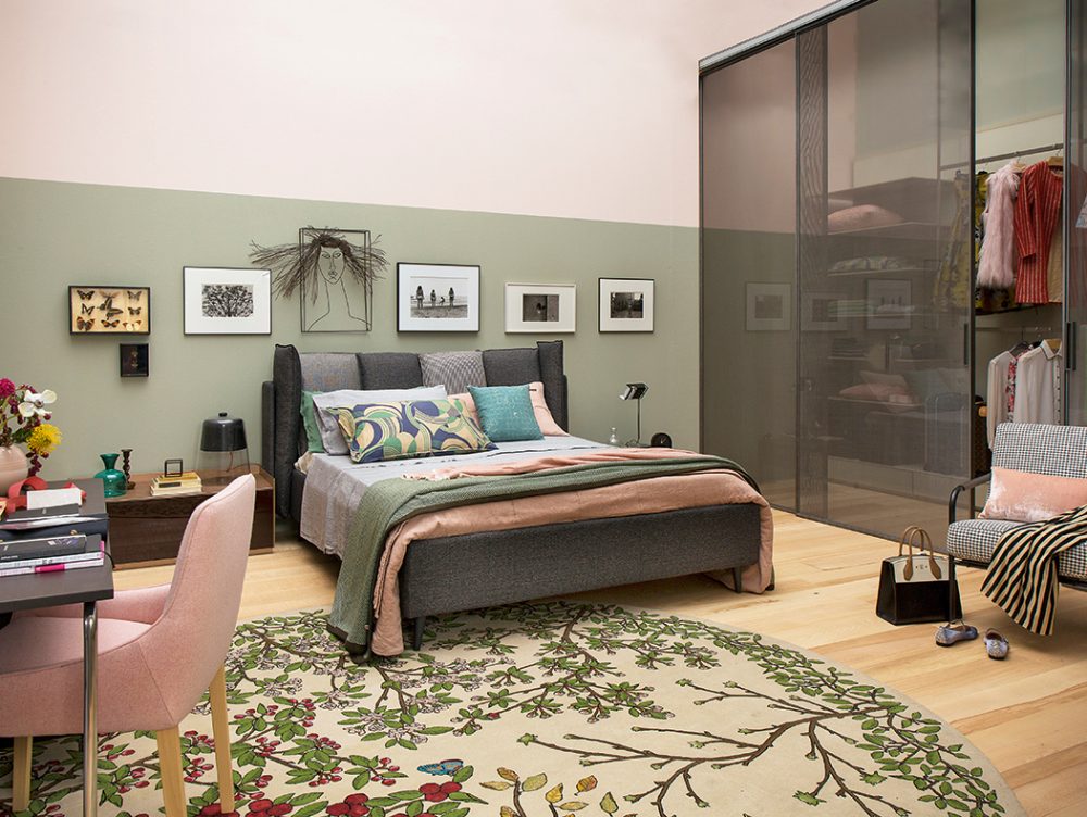 Camera da letto al femminile con maxi cabina armadio