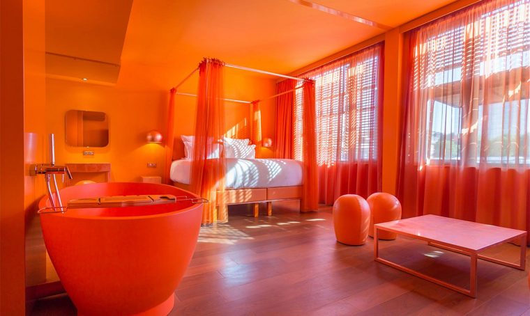 Un albergo di design galleggiante