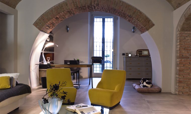 Un ristorante diventa appartamento, con muri di pietra