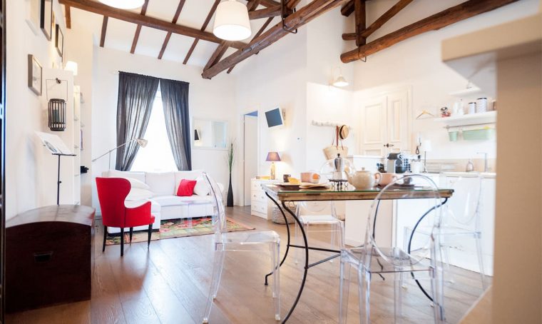 Ristrutturazione low cost per 43 mq d'epoca
