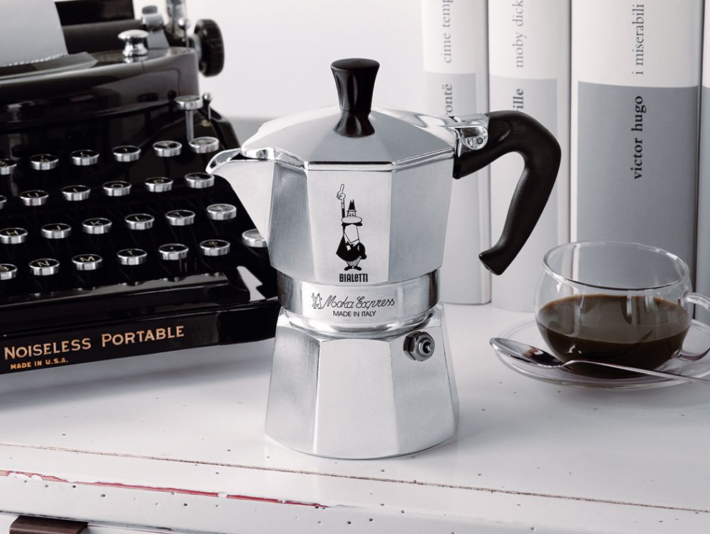 Moka Bialetti: la storia della caffettiera icona del design