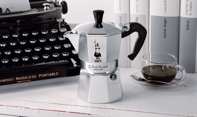 Moka Bialetti: la storia della caffettiera icona del design