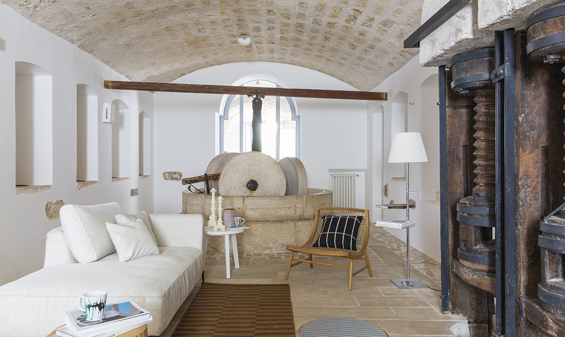 Frantoio masseria puglia Raoul Bova