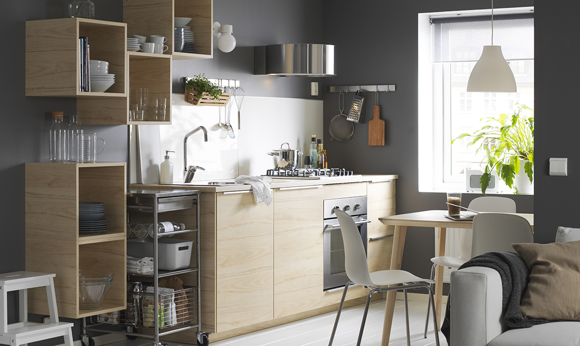 cucina con mensole
