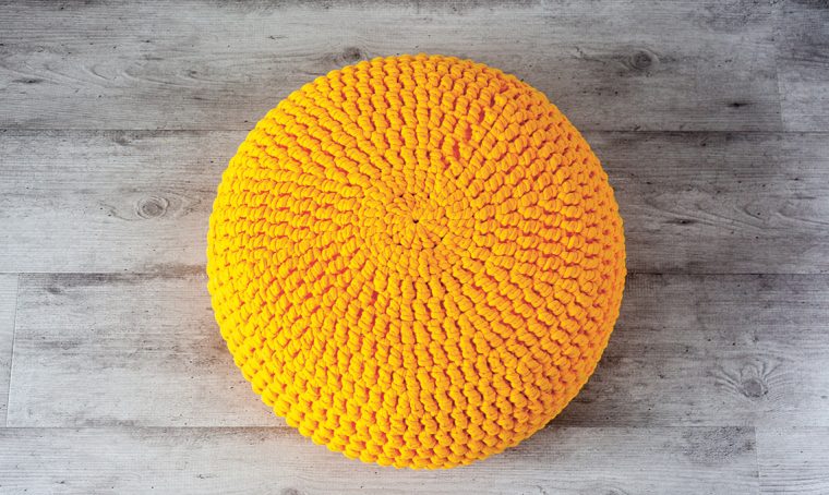 Il pouf fai da te all’uncinetto
