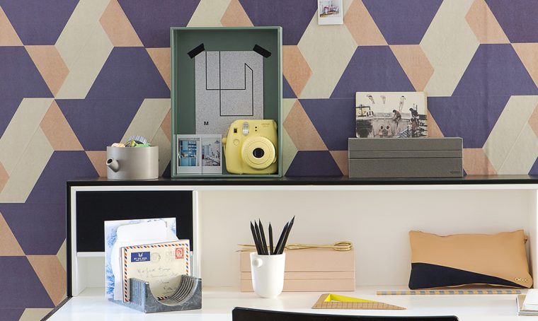 Angolo studio fai-da-te: scrivania e parete décor
