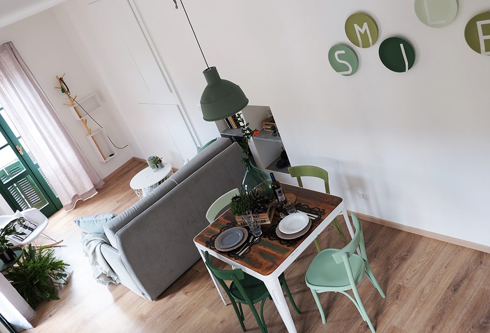 Relooking (in verde) per una casa di ringhiera