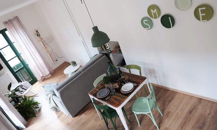 Relooking (in verde) per una casa di ringhiera