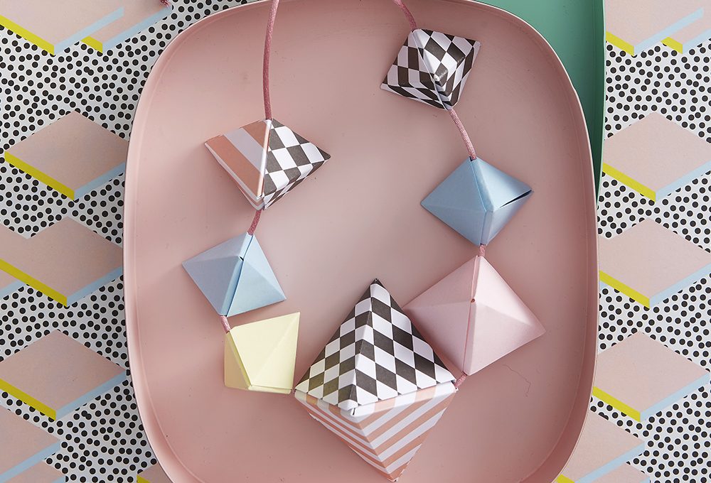 Come fare una collana origami