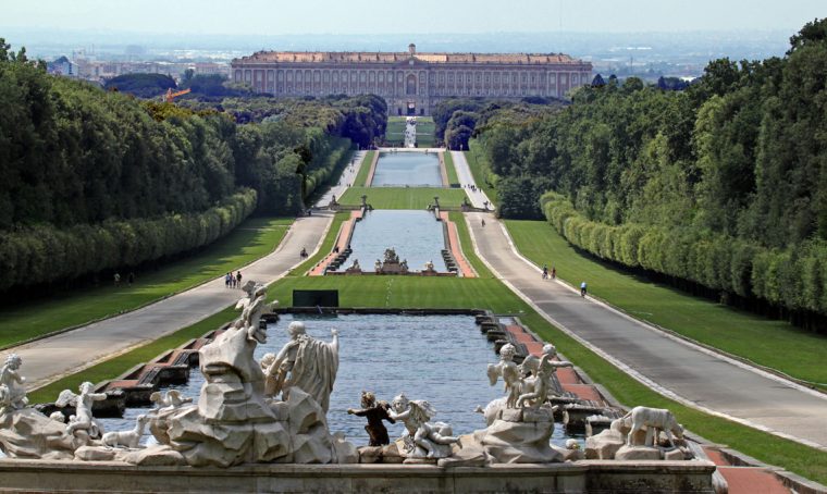 Idee per una gita fuoriporta alla scoperta delle ville reali