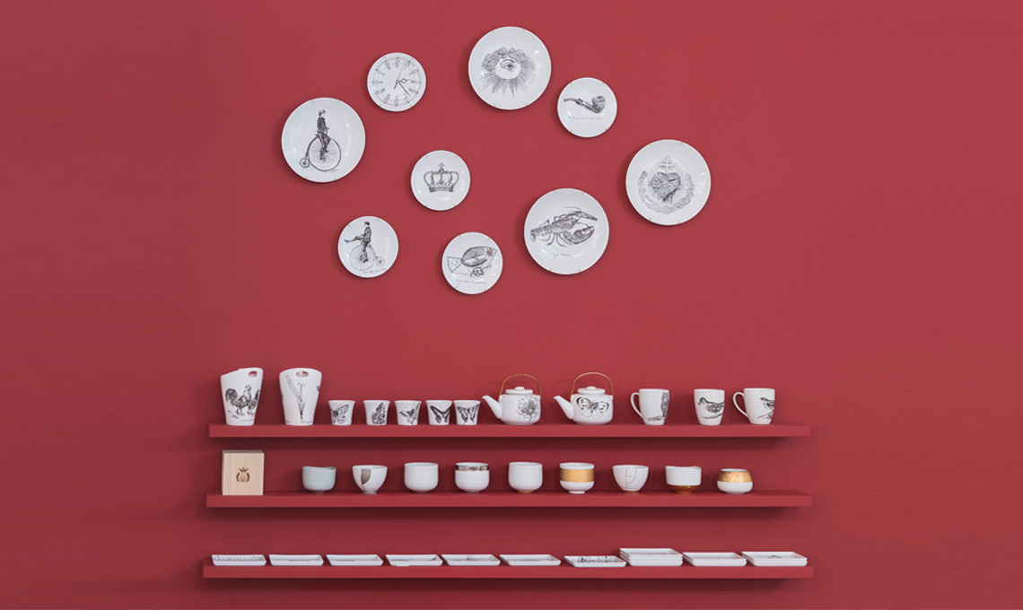 L'interno del negozio Empreintes di Parigi è un'esposizione che cambia ogni tre mesi e mette in mostra il meglio dell'artigianato francese