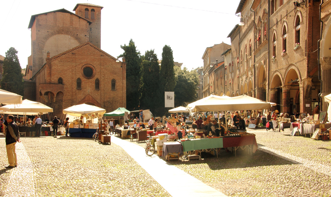 Il Mercato Antiquario di Bologna, il secondo weekend del mese