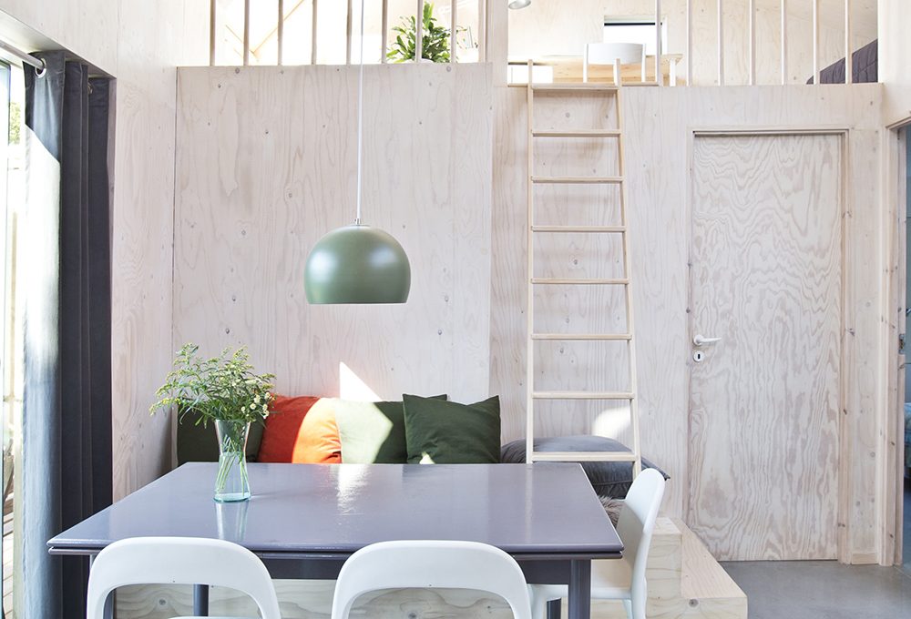 Una casa moderna e funzionale interamente rivestita di legno