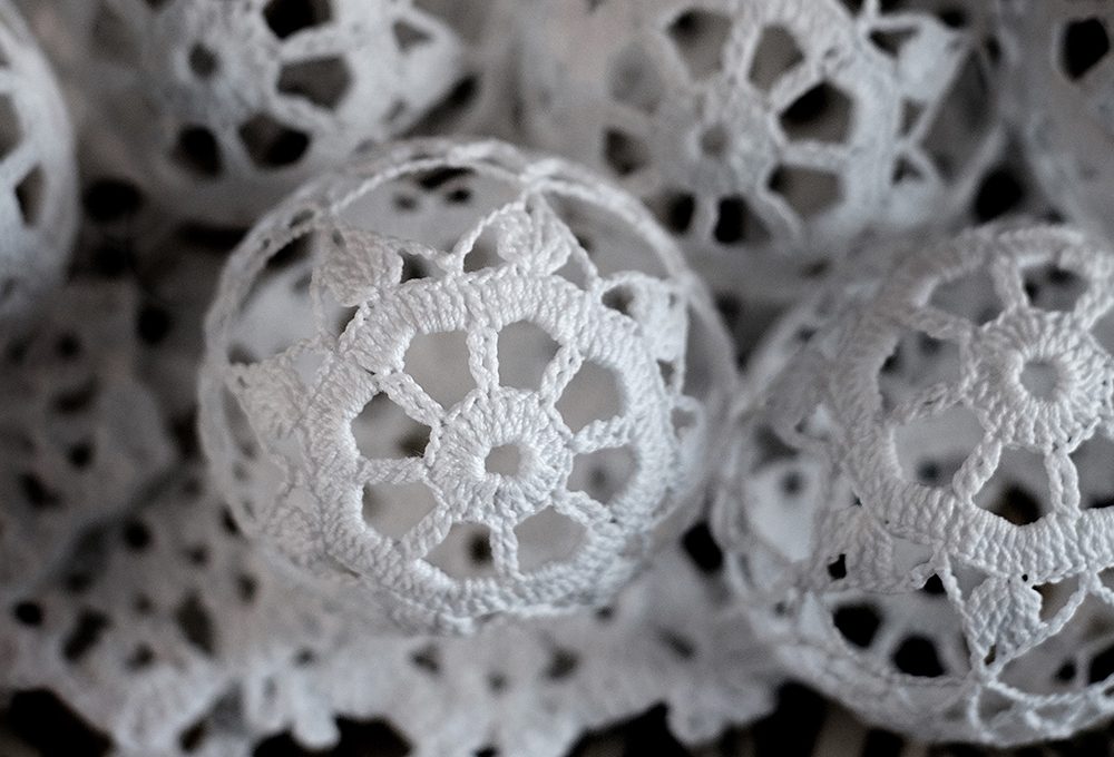 Decorazioni di Natale crochet: palline all’uncinetto