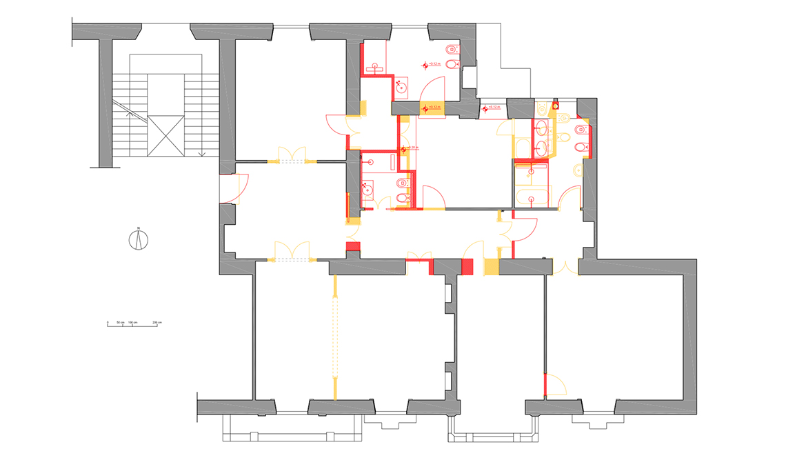 casa in bianco e nero tra classico e contemporaneo