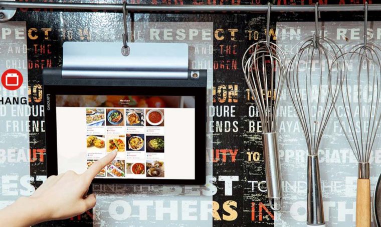 Accessori, supporti e staffe utili per usare i tablet anche in cucina