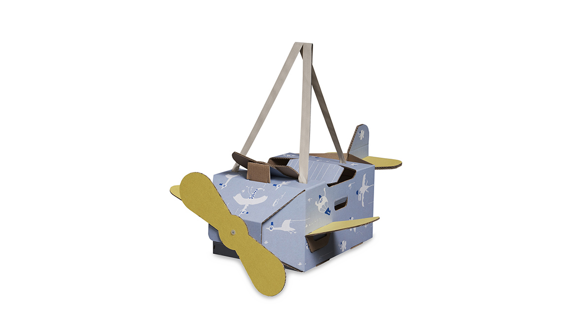 aereo di cartone