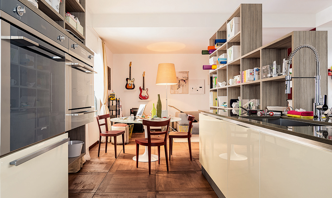 cucina a vista sul living