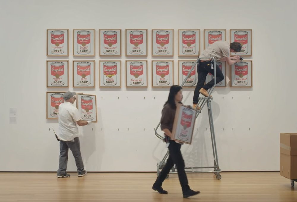 Cosa succede dietro le quinte di una grande mostra d’arte?