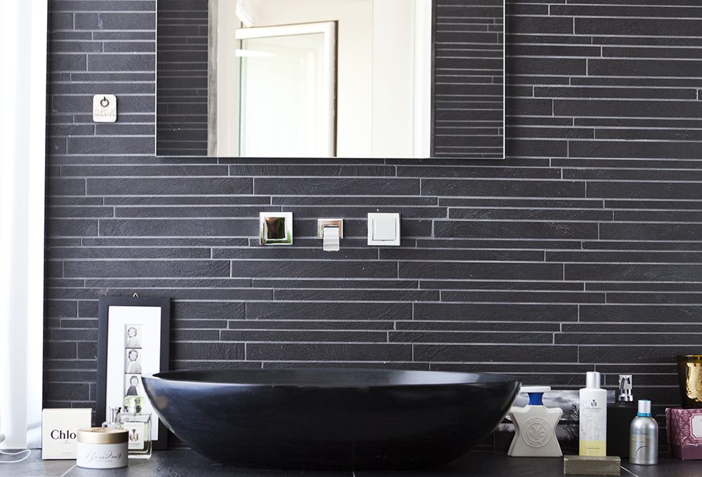 Piastrelle nere per il bagno