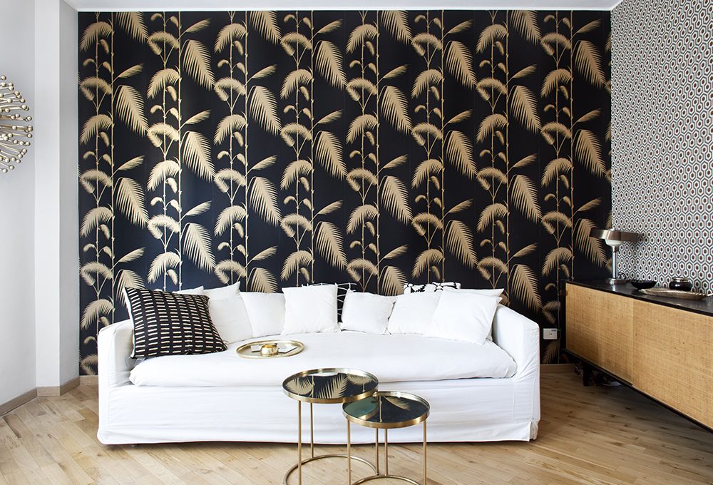 Arredare una mini casa in nero e oro