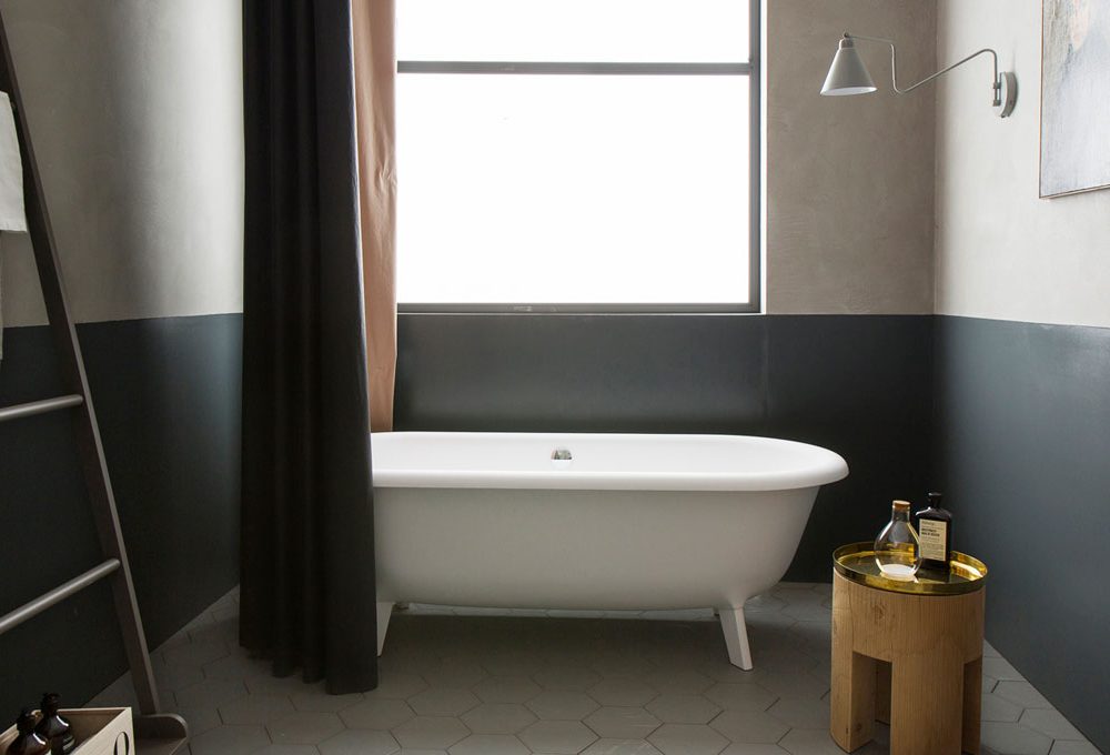 10 cose da eliminare per riordinare il bagno