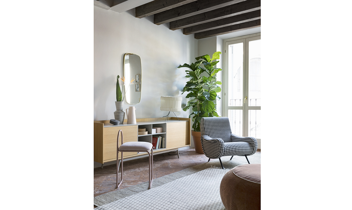 madia credenza