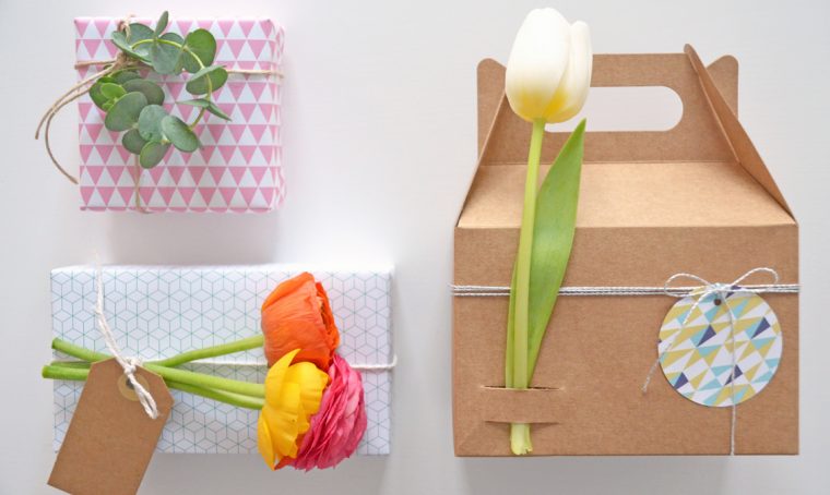 3 idee per decorare i pacchetti con i fiori