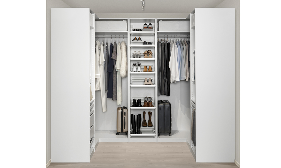 Cabina armadio fronte letto