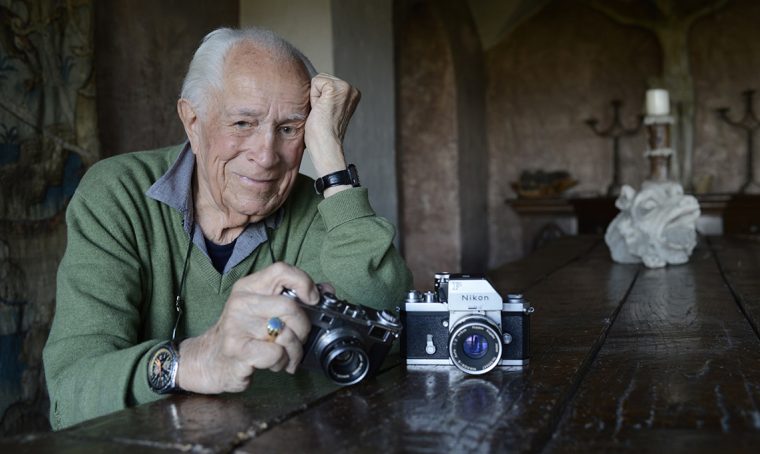 Nikon rende omaggio la fotografo David Douglas Duncan