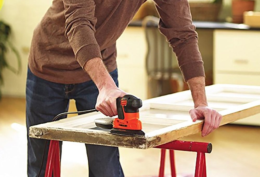 Come restaurare le porte in legno