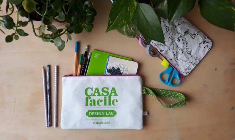 Riciclo creativo: trasforma un sacchetto in un pratico astuccio
