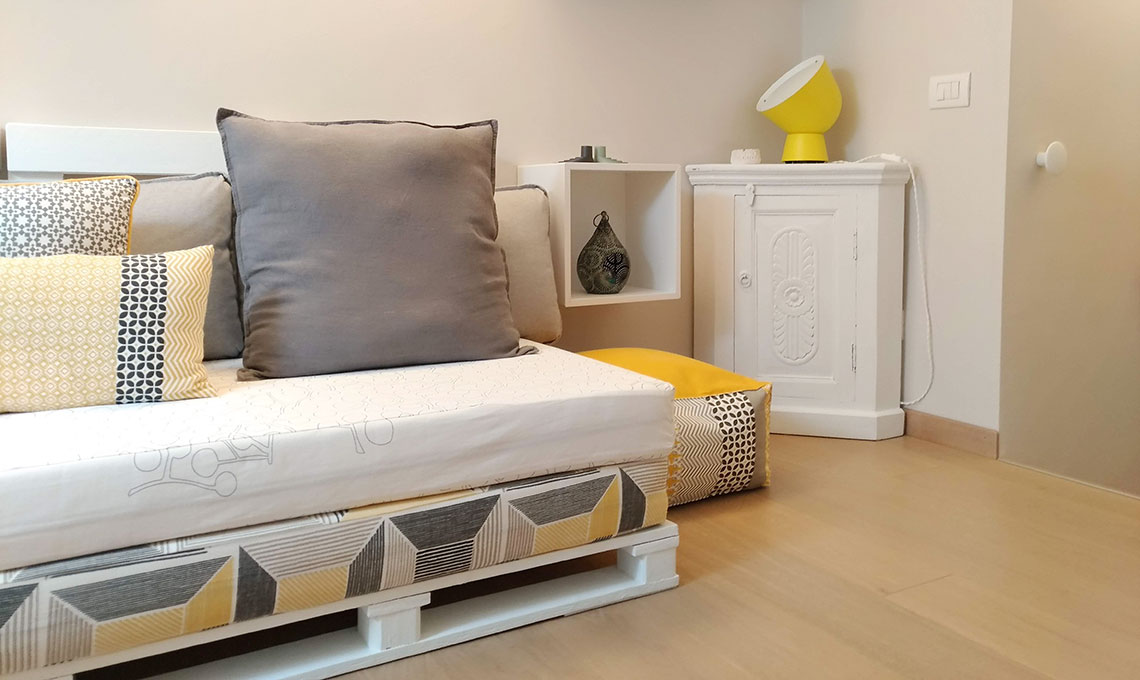 CasaFacile FPeratoni divano pallet angolo conversazione