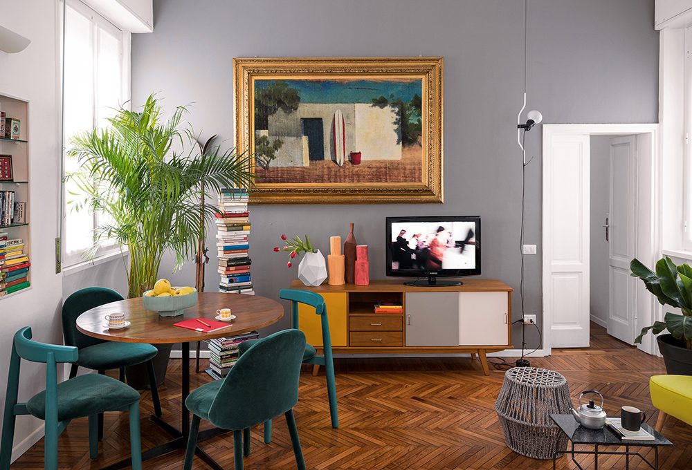 Prima & Dopo: palette sofisticate e mobili vintage per il bilocale in affitto