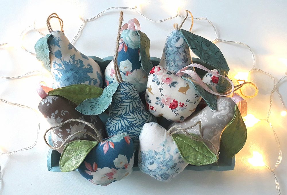 Decorazioni natalizie di stoffa a forma di frutta